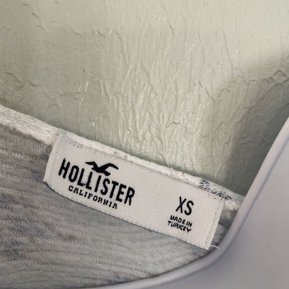 Hollister Cropped Long Sleeve Ruched Blue Floral Top Waffle Knit V Neck- XS - Picture 4 of 4